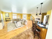 Bourbon Trail Pool Zone! HotTub! PoolTable! PingPong! GoldenTee! BigYard! Pets! - 4-Star