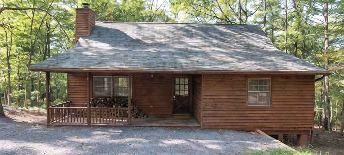 Charming 4-Bedroom Cabin Near Bryce Resort Hotels in Shenandoah County