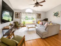 Prairie Peace - Family & Pet-Friendly Home on Quiet Cul-De-Sac w/ Games & Toys - 4-Star