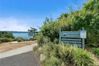 Sunny Paradiso, perfect location Seattle& Bellevue - Bungalows