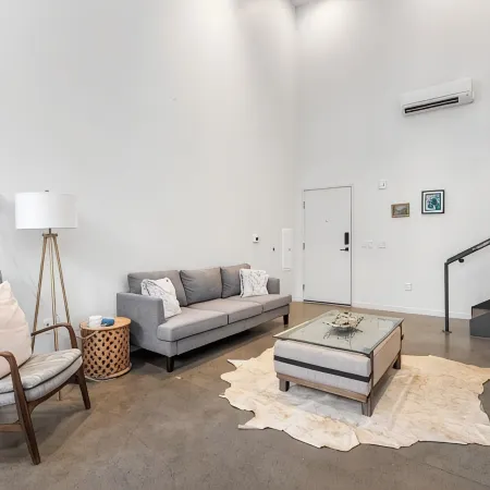 Airy and Open Corner Loft - 92 Walkscore