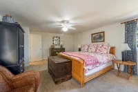 Stylish 2BR/2BA Retreat – Pet-Friendly, Patio, Workspace. Wifi. - 4-Star