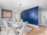 Large 5Br Retreat. Perfect for Long Stays & Groups Hotels near Bronzeville Children's Museum