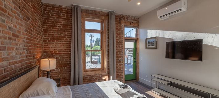 Historic Main Street Loft- 2nd Floor Hotels in Gunnison
