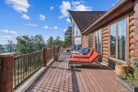 Luxe Log Home+Views+Hot Tub+Fire Pit+Open Air Game Room + Red Rocks - 4-Star