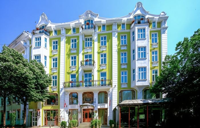 Grand Hotel London