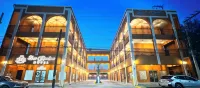 Hotel Las Carolinas - Homestays