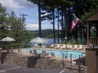 Birch Knoll Motel - Beach