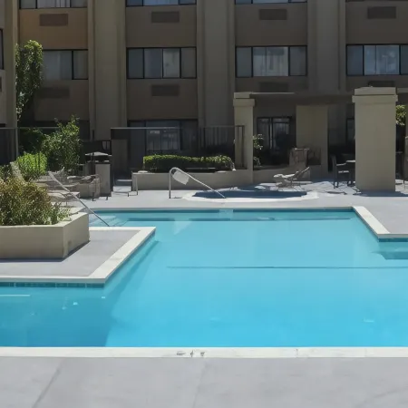 Portside Inn & Suites