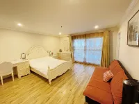 Cal King Master Suite + Sofa Bed｜Private Bath｜FreeParking - ที่มีที่จอดรถ