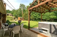Hoot N Holler 5 Bedroom Chalet