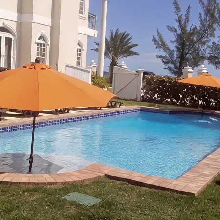 Oceanspray Beach House!!w/ Large Saltwater Pool) in the Heart of the Bahamas.
