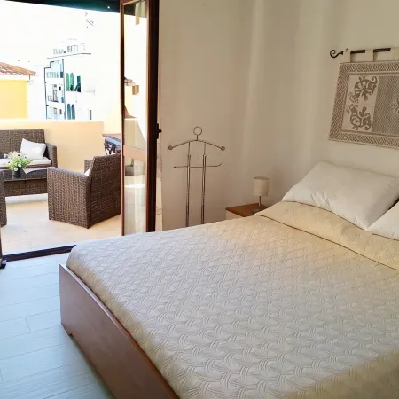 100 meter from the sea, nice apartment in centre of Alghero with terrace