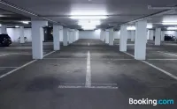 XO Hotels Park West - parking