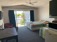 Apple Motor Inn - Pool