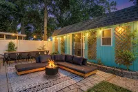 Beach House w/Yard, Beach Passes, Firepit, King Beds Near Boardwalk, Restaurants