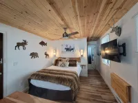 Vail - 2 Guests - Private Studio w/ Queen Bed - Pet Friendly! - Holiday Apartments