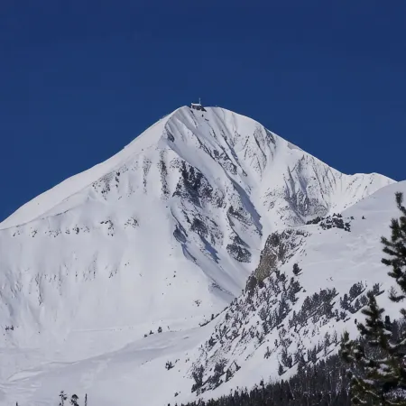 Retro Ski Condo at the Base of Lone Mountain! Located on Shuttle Route!