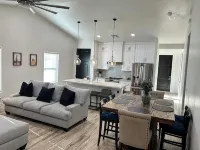 charming 3-bedroom home near sloan park/chicago cubs & light rail - Gym