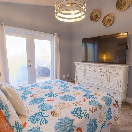 New to Vrbo SeaEsta! 1 Block to Sombero Beach! Bring your boat or rent ours!