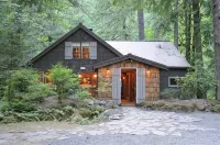 Romantic Mt. Hood Streamside Retreat, Hot Tub, BBQ, Fast WiFi. Pets Welcome, Ski - Chalets