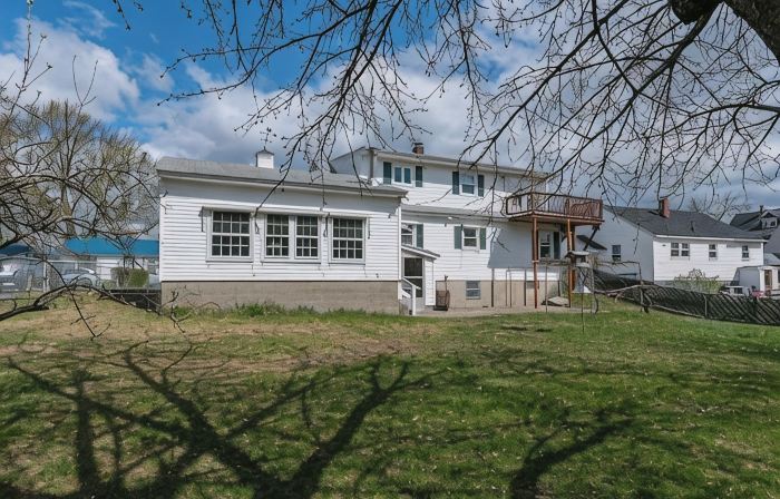 Garage, Fully Fenced Yard, Sleep 8, Walk to Downtown