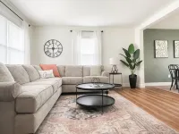 4Bd/2ba home Sleeps 8 *Newly Renovated* 2 minutes to all Hershey attractions!