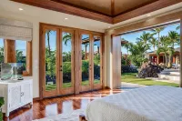 Luxury Hawaiian Retreat with Beach Club, Pool, Spa, Gazebo, Golf Cart & E-Bikes - Balkon