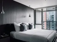 Quay West Suites Melbourne Hotel berhampiran Eureka Skydeck 88
