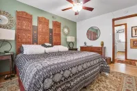 African Oasis- King Bed, Hot Tub