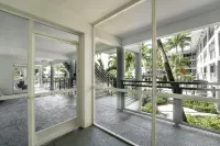 Modern Coastal 2Br on Intracoastal • Walk to Beach - Condos