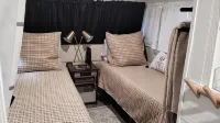 Vintage Restored Glamper - Unique Tiny Home w/ Plunge Pool & Patio - Homestays