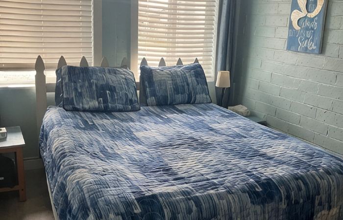Charming studio in terrific Pacific Beach with WiFi. Under 5 min walk to beach
