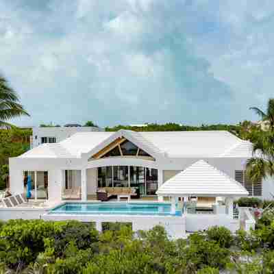 Beautiful OCEAN FRONT, POOL Villa walk or drive to GRACE BAY BEACH Turtle Ridge Hotel Exterior