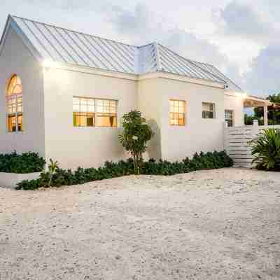 Modern Cottage with Chalk Sound Views Hotel Exterior