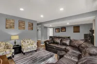 Dwntwn Westfield Family home close to GrandPark and local entertainment