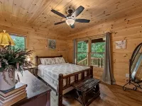 Unique Cabin! Close to Blue Ridge GA and Murphy NC. Hot Tub Has an Amazing View. Hotels in Notla