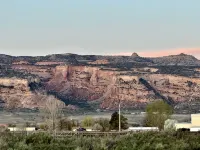 Kokopelli House - Modern Fruita Retreat with Garage - Wifi