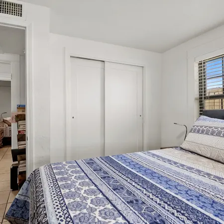 Downtown Historic Hideaway w/3 Adjacent Homes w/Fenced Yards, AC, W/D, Fast WiFi
