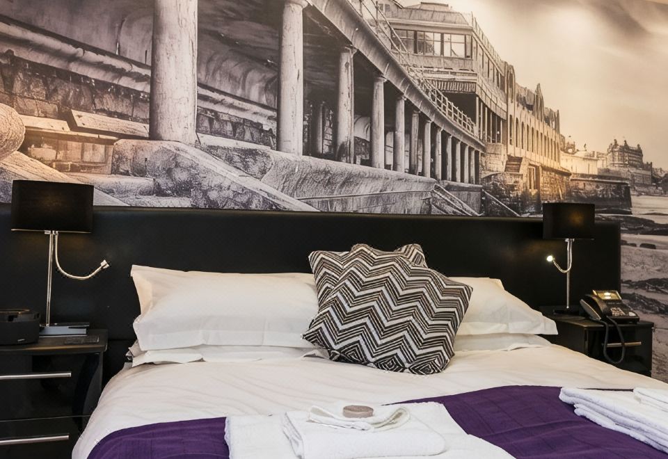 The Mayfield Seamer - Housity