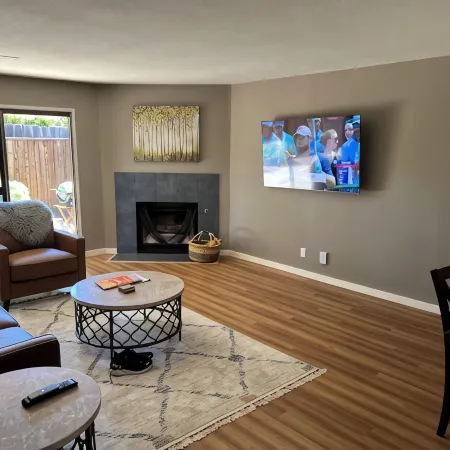 Stylish Condo Steps from St. Helena Wineries & Downtown