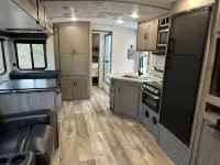 Experience Glamping in style. private Hot tub spa! Private lake -Pet Friendly - 4-Star
