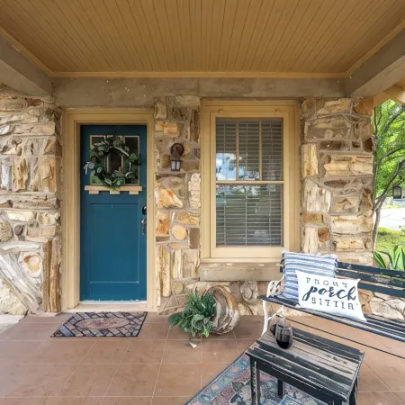 Cornerstone Cottage-Near Downtown-Pet Friendly