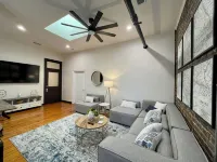 Charming 2-bedroom 2-bath condo with AC and WiFi in pleasant Downtown Hammond! - Boutique
