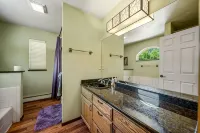Downtown Dolores Colorado w/River Access - Stay at Cozy Comfort Inn, Dolores, CO - balcony