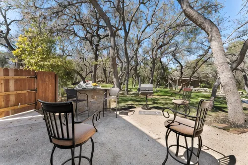 Luxury retreat in prime location close to entertainment, restaurants & shopping - 5-Star