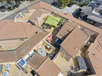 Spacious Village Beach House. Private Rooftop Deck. Walk to Beaches and Shops. - 4 étoiles