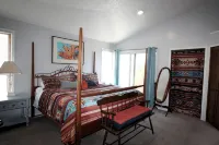 Westward Ho! - Great Central Location - Hot Tub - Olde Town Arvada - 3-Star