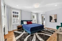 Luxury 4BR in Historic District, Walk to Downtown - Bungalows
