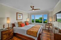 PRIVATE CORNER UNIT WITH SPECTACULAR OCEAN FRONT VIEWS - Beach